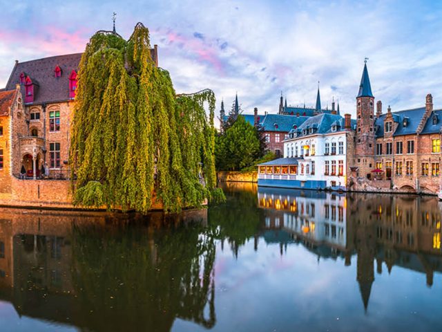 Capturing Romantic Moments: A Photography Guide to Bruges