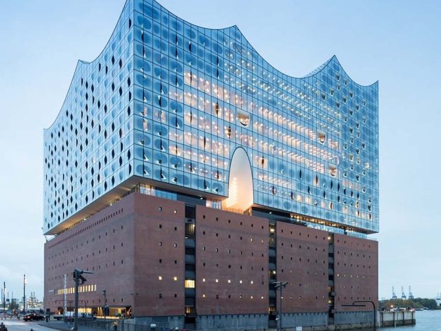 Reasons to Fly Direct to Hamburg: Boutique Comfort in a Seamless Journey